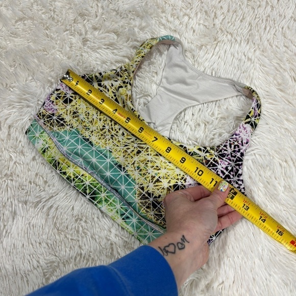 LULULEMON 50 Rep Sports Bra in Paradise Grid size 6 - Picture 5 of 10